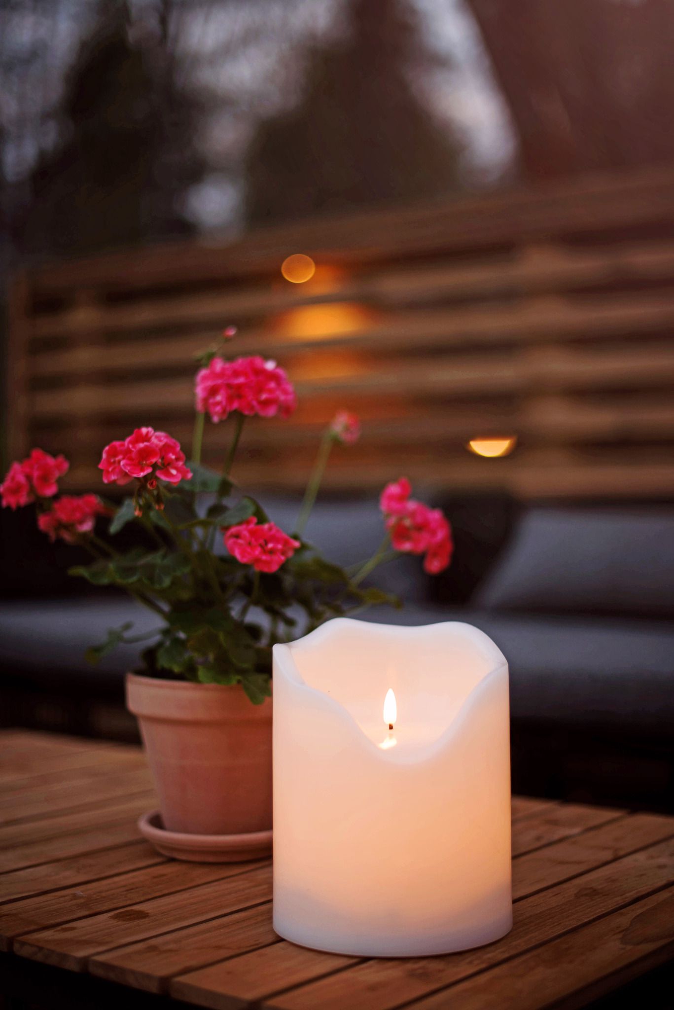 LED Pillar Kerze Flamme Grand - Outdoor, Weiss, 20cm, Timerfunktion