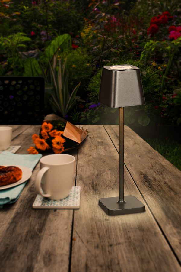 Akku Tischleuchte USB-C HELIOS Schwarz - IP54, Warmweiss, 220lm