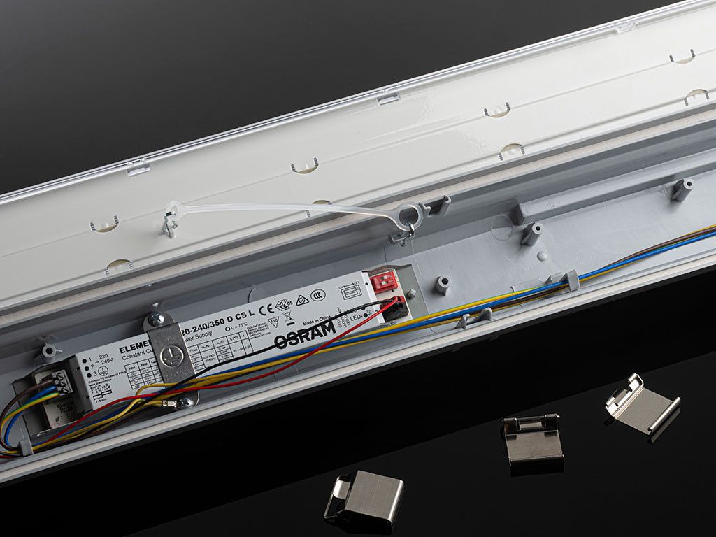 LED Feuchtraumleuchte Duster (1500) - 28-50W, 4480-8000lm, 3000/3500/4000K, IP65, CRI 80, 160°, grau, nicht dimmb., L=1500mm, B=77mm, H=7