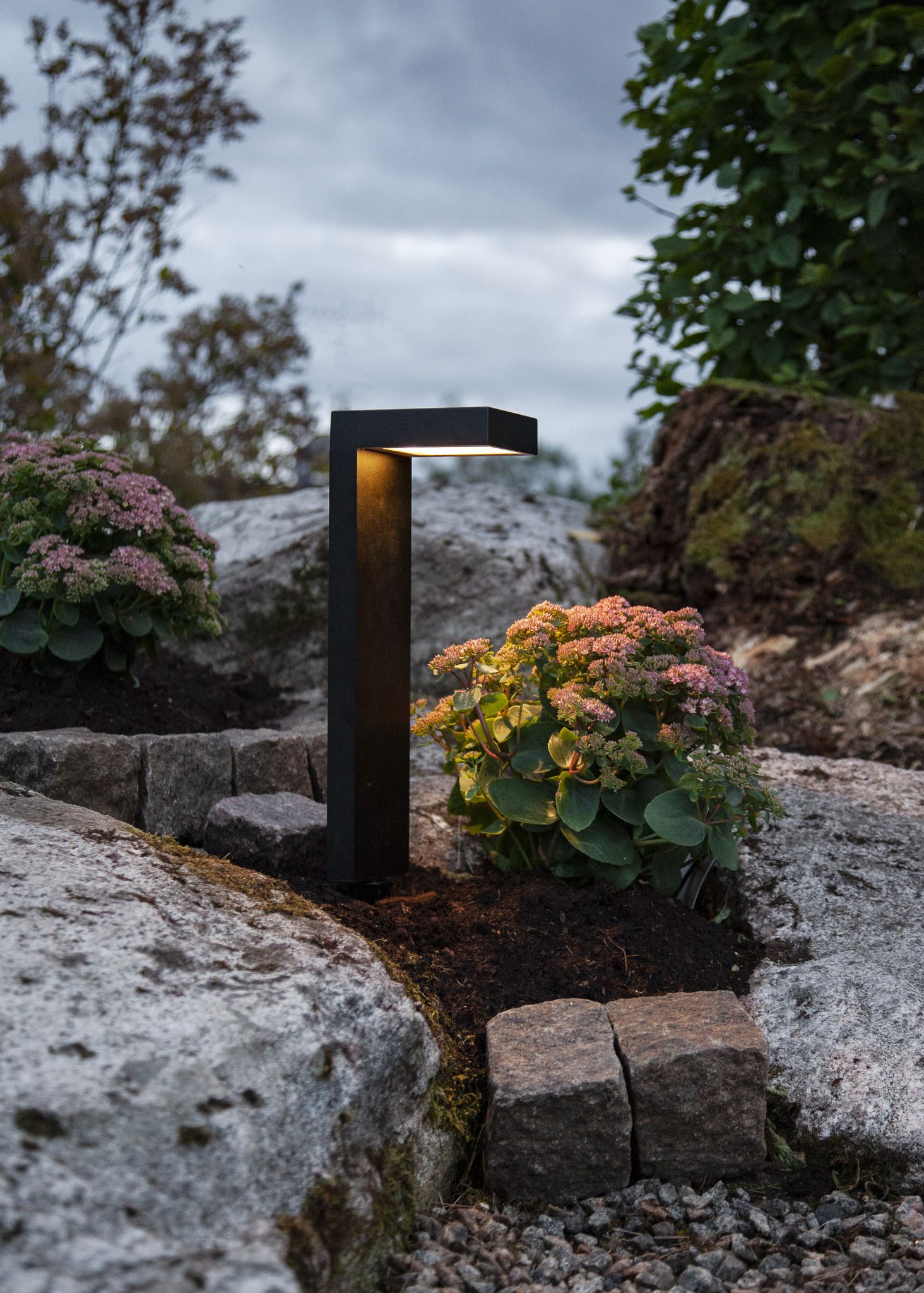 Solar Poller Vicini - IP44, Warmweiss, Dämmerungssensor