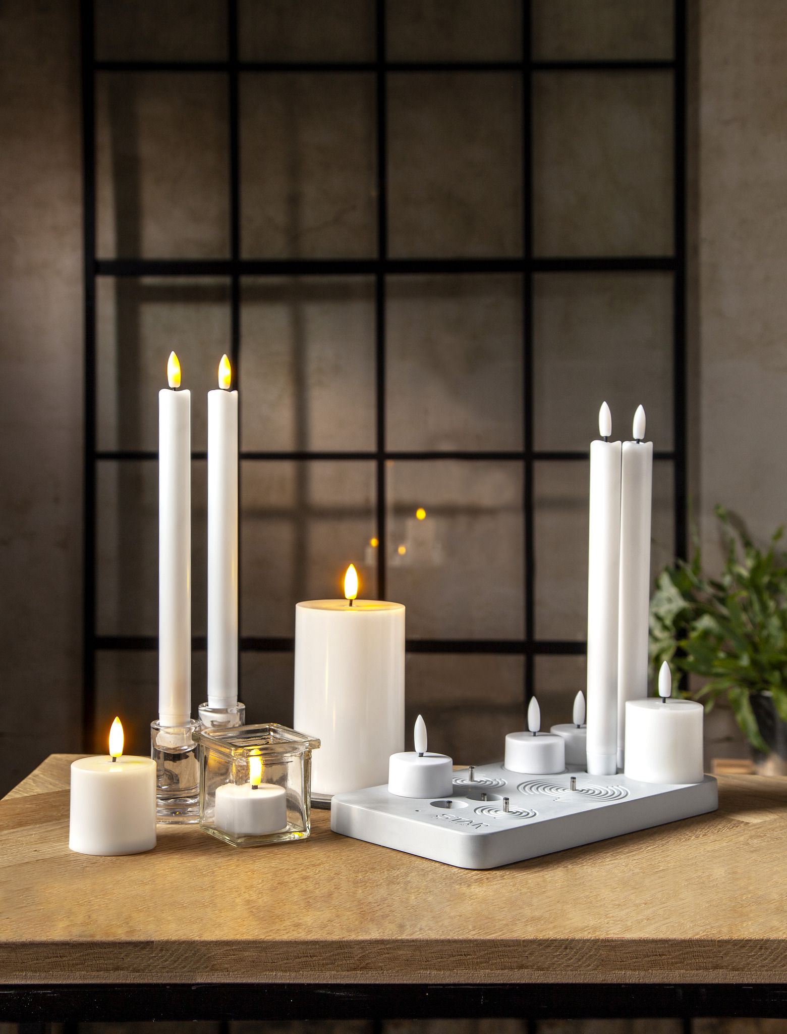 LED Pillar Kerze Flamme Charge - Indoor, Weiss
