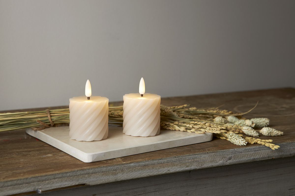 LED Pillar Kerze 2er Pack Flamme Swirl - Indoor, Beige, 7.50 cm Höhe,  Timerfunktion