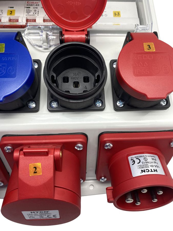 Wandstromverteiler 16A IP44/IP55 - Input: 1x CEE16/5 Output: 2xCEE16/5 2xT23 2xT25