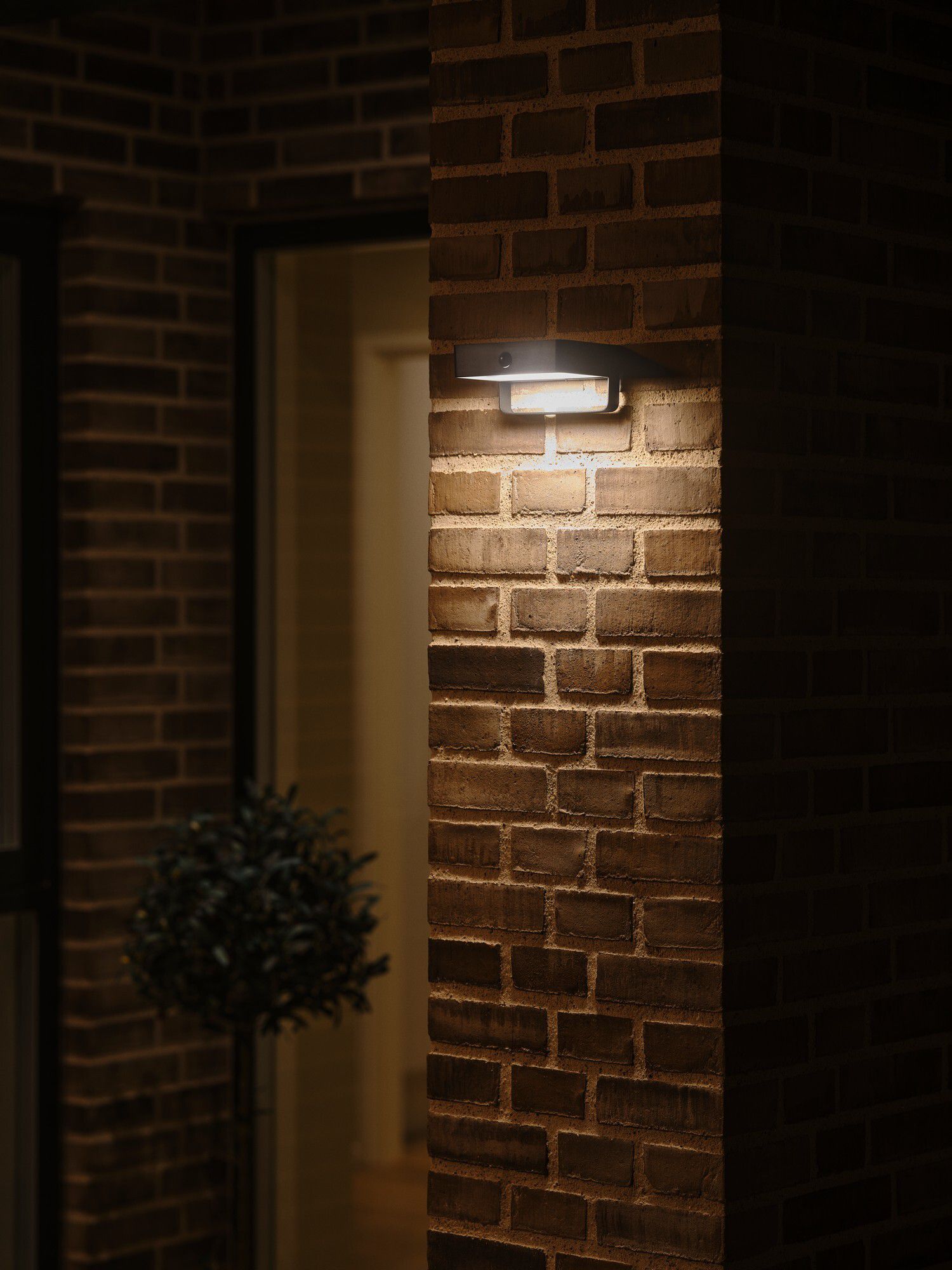 Solar-Wandleuchte Saulio  Schwarz - LED Modul, 4.5W, IP44