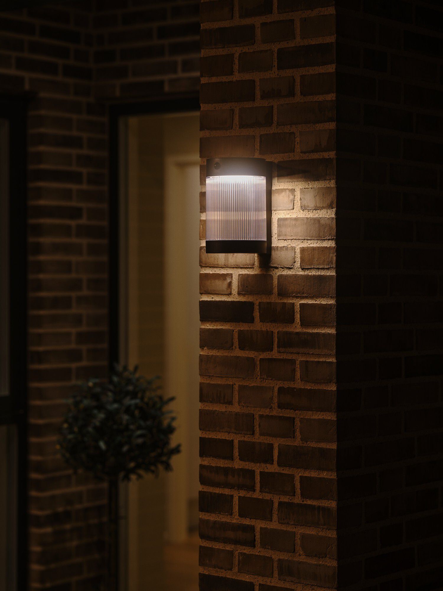 Solar-Wandleuchte COUPAR - LED-Modul 3.2W, IP44, schwarz
