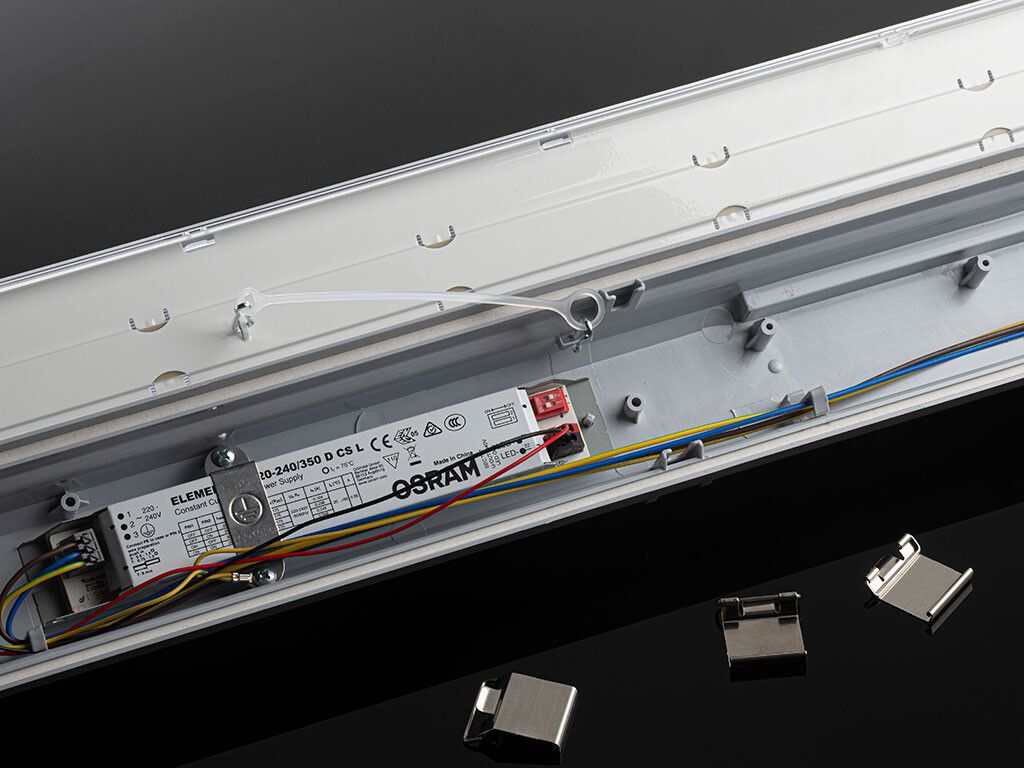 LED Feuchtraumleuchte Duster (1500) - 28-50W, 4480-8000lm, 3000/3500/4000K, IP65, CRI 80, 160°, grau, nicht dimmb., L=1500mm, B=77mm, H=7