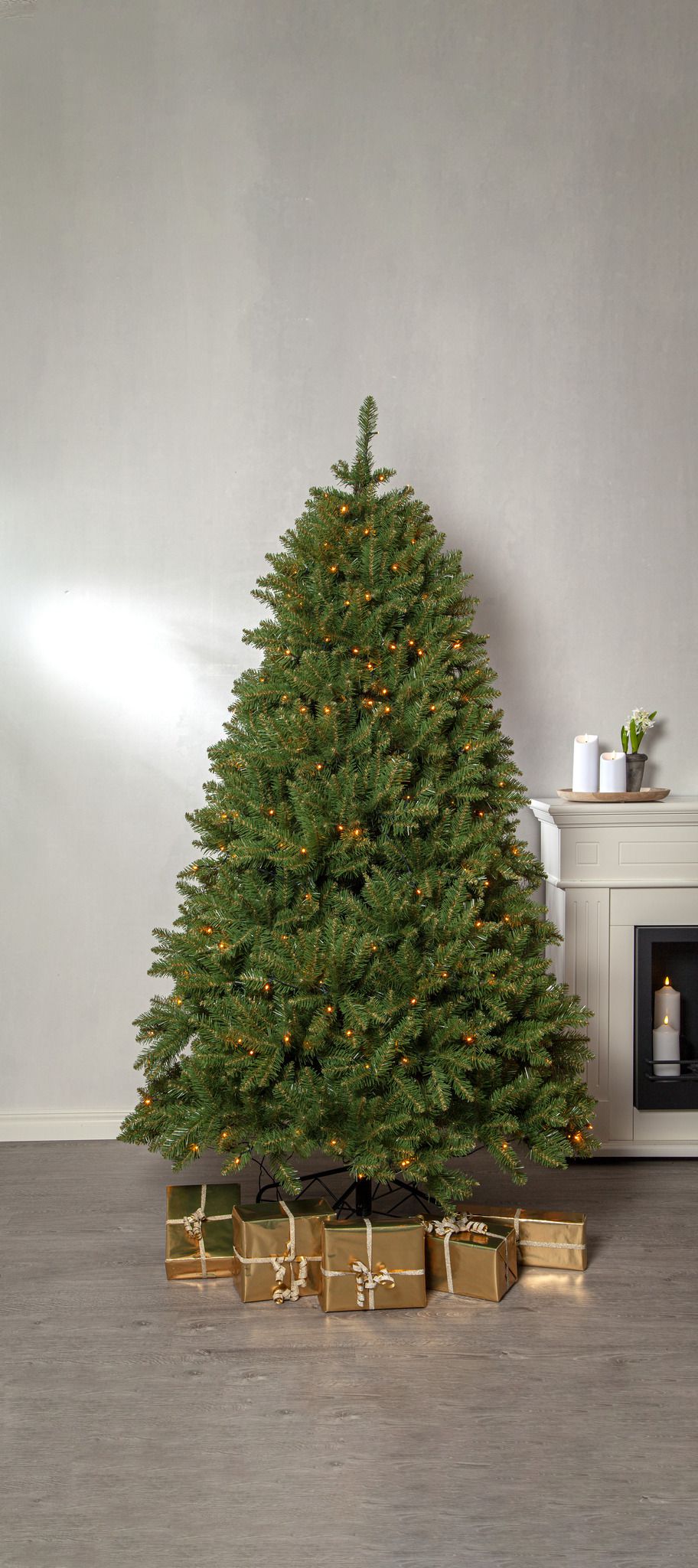 Künstlicher Weihnachtsbaum Narvik - grün, 300 Lämpchen, 210cm Höhe
