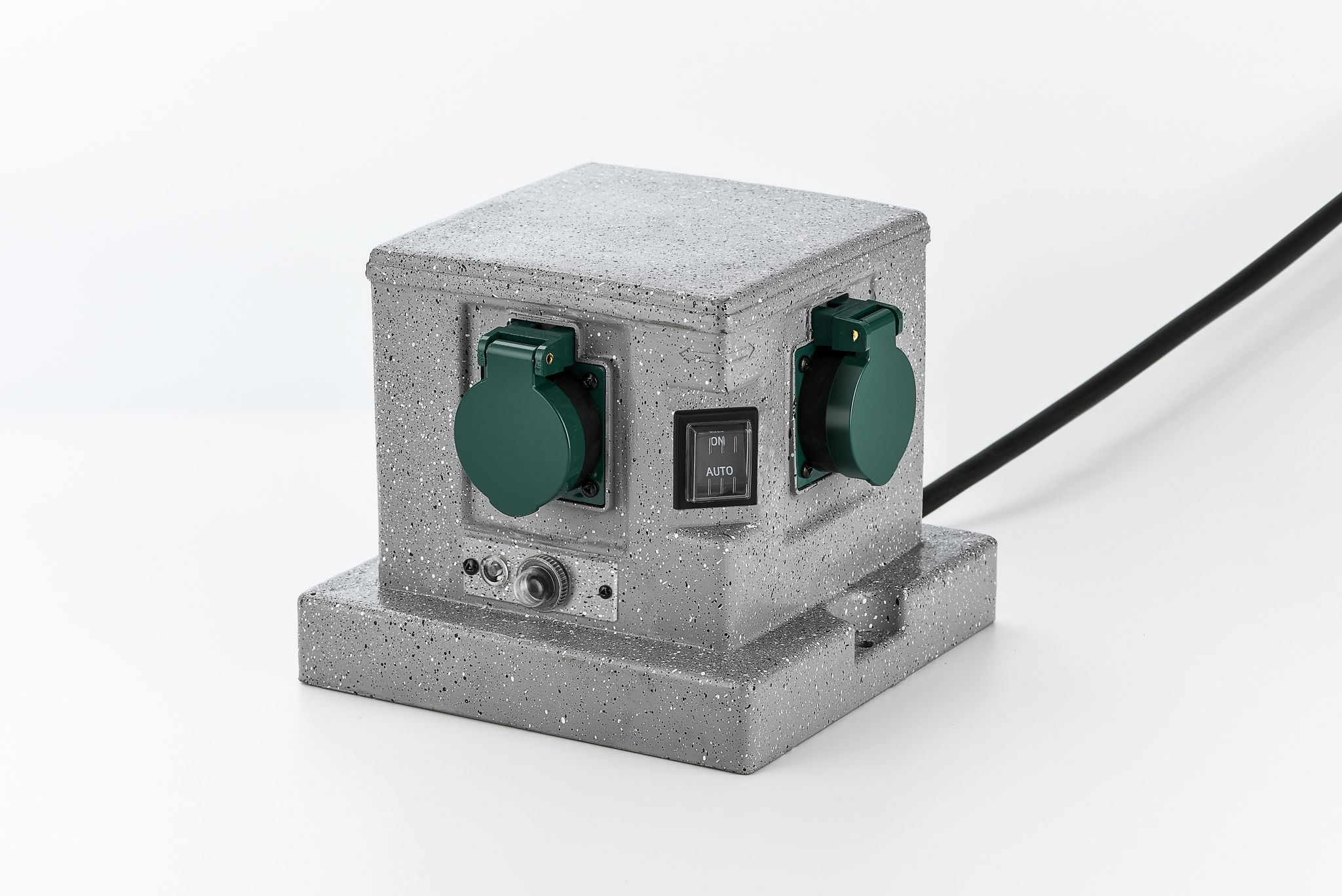 IP55 Energiewürfel mit Auto-Dämmerungssensor - 230V AC, max.10A, 4xT13 (IP55), grau, Überlasts., 5m Anschl. IP55, L=185mm, B=185mm, H=160mm