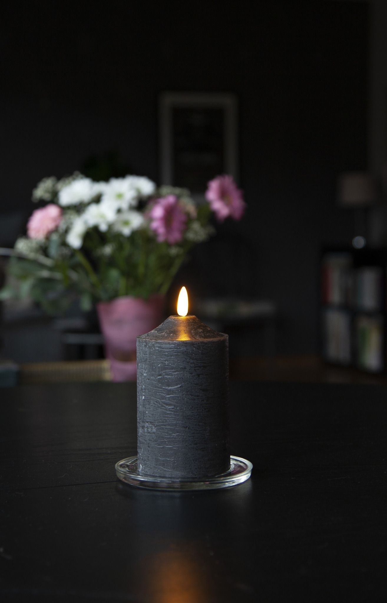 LED Pillar Kerze Flamme - Indoor, Schwarz, 15cm, Timerfunktion