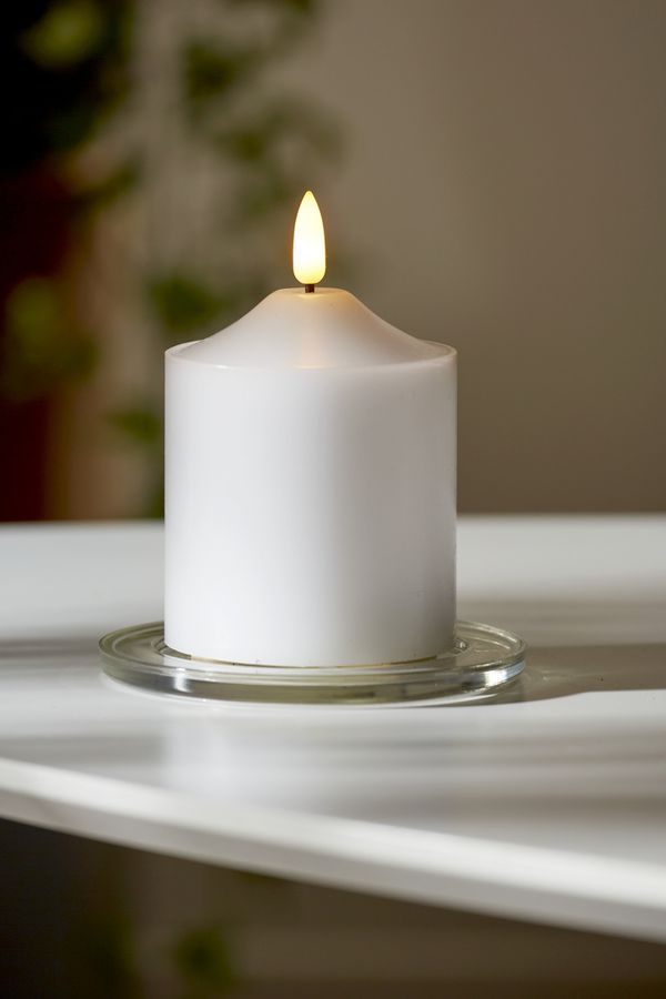 LED Pillar Kerze Flamme - Indoor, Weiss, 12cm Höhe, Timerfunktion