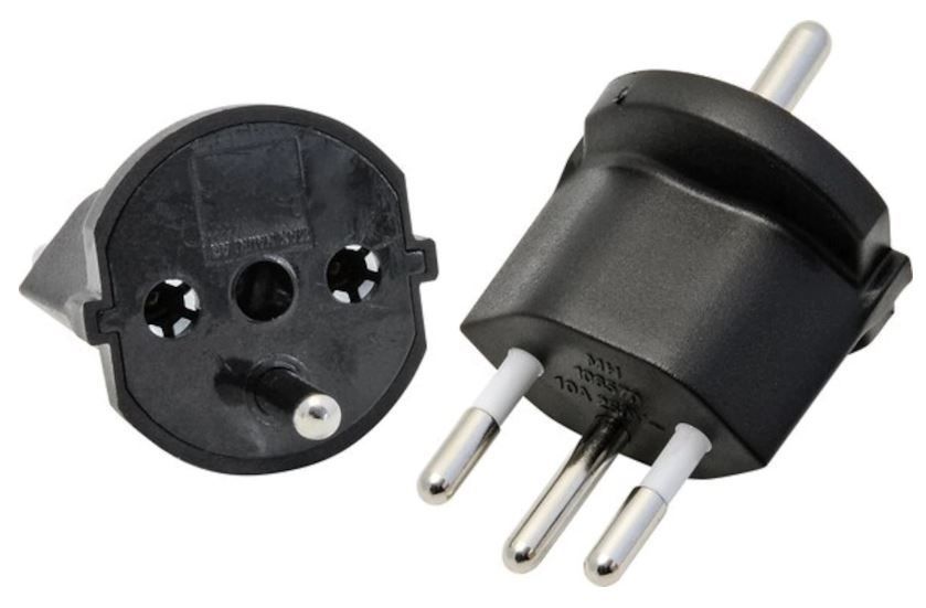 Fix-Adapter SchuKo-CH 3-polig - Schuko nach Schweiz T12 / 3-polig, schwarz, 250V / 10A, 64x45x45mm / 32g, nicht demontierbar