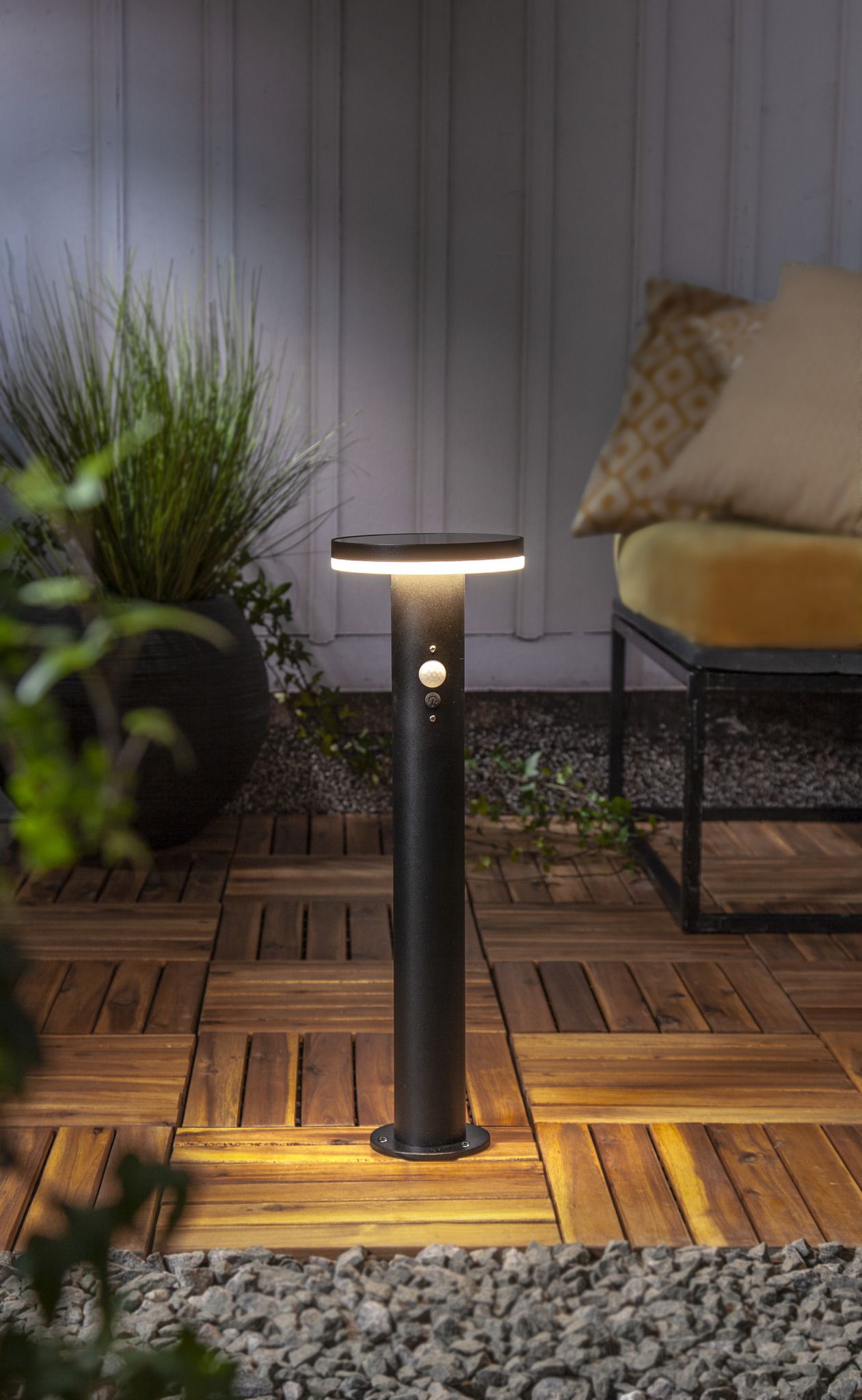 Solar Pollerleuchte Valletta - IP44, Warmweiss, 18 LED'S