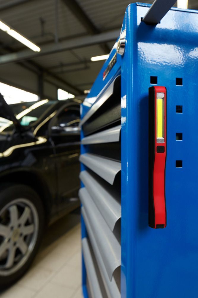Arbeitsleuchte IL 150B batteriebetrieben - LED Werkstattlampe IL150B inkl. AAA Batterien - LED Arbeitsleuchte kabellos & magnetisch
