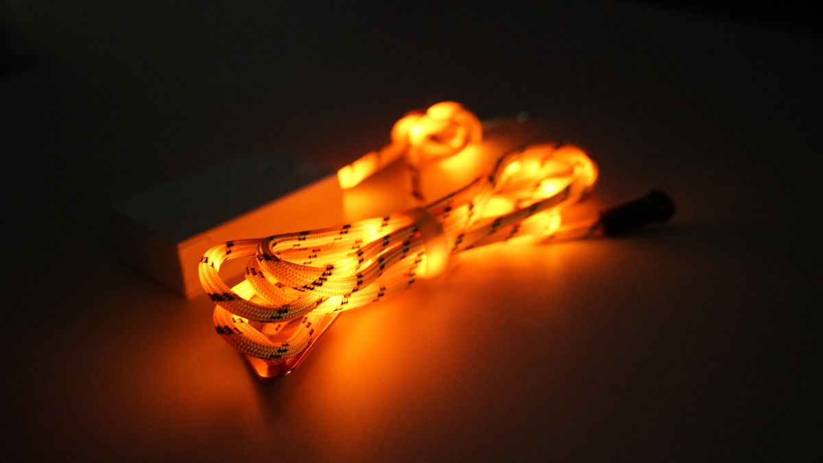 5m Seil geflochten mit integrieter LED Beleuchtung - 3xAA Batterie (exkl.), 50 LED`s, IP67, Farbe Orange, L= 500cm,  Zugkraft pro Meter 2.95KN/300KG