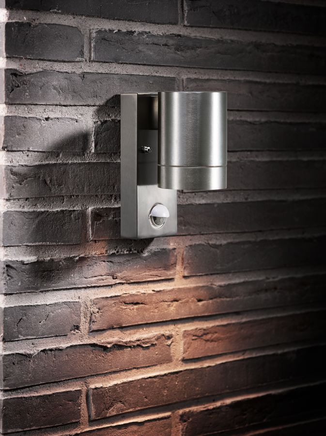 Tin Maxi - 1xGU10 (exklusiv), max.35W, IP54, aluminium, nicht dimmbar, PIR-/Tagesl.-Sen.(0-8m), D=76mm, H=160mm