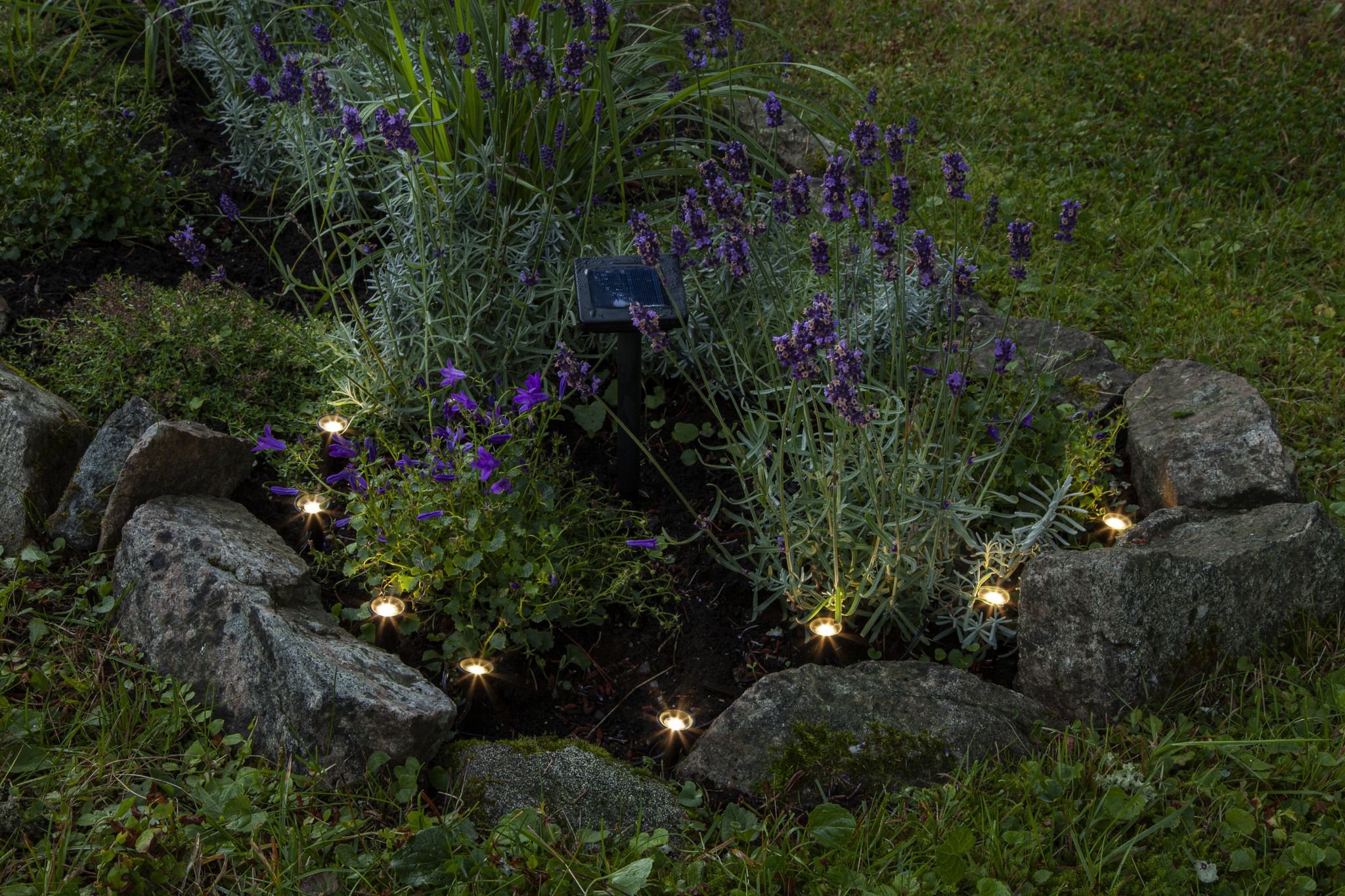 Solar Lichterkette Mini spot - IP44, Warmweiss, 8 LED's