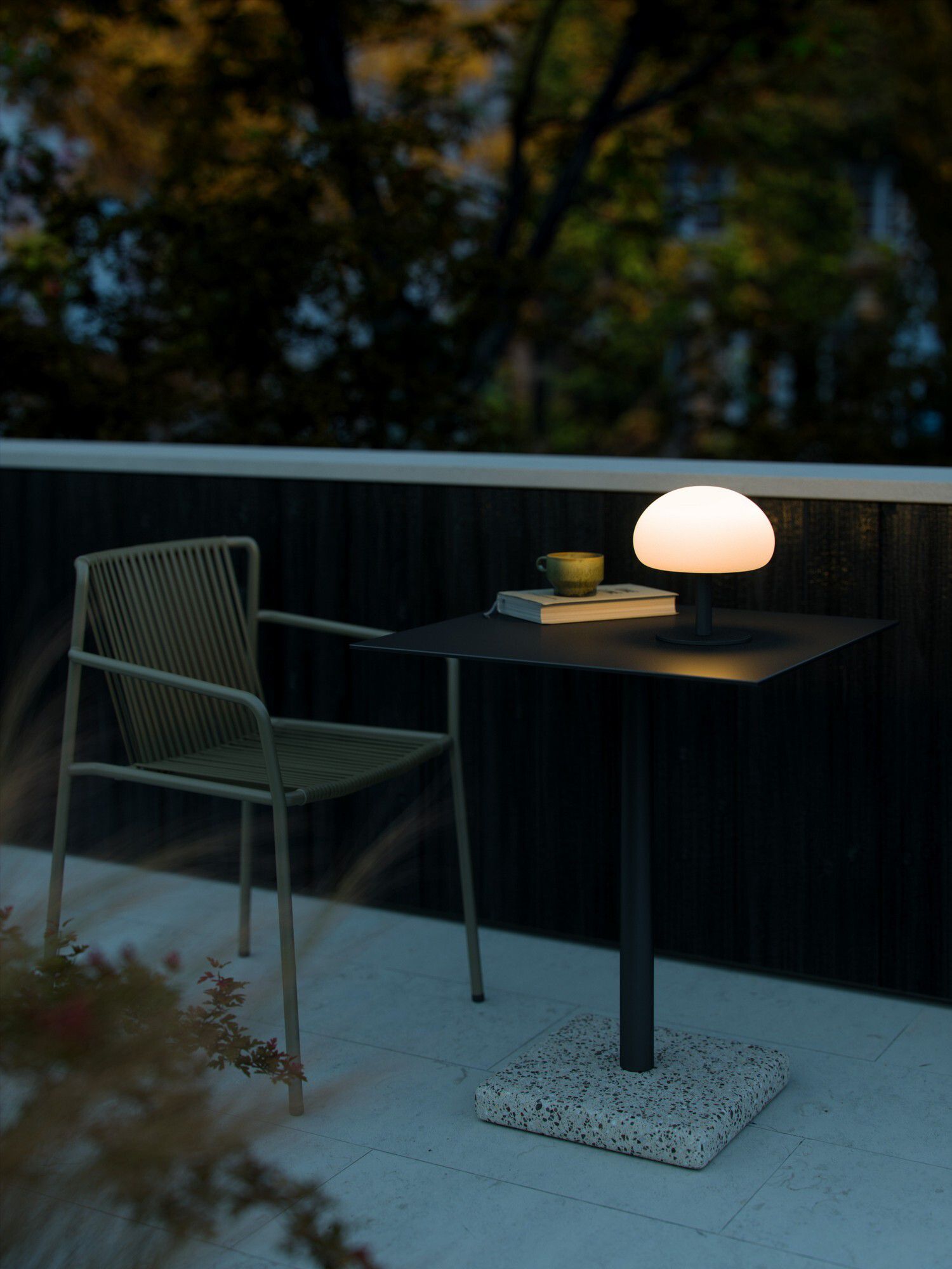 Sponge 20, Tischleuchte, Schwarz/Weiss. - LED Modul, 5W, IP65