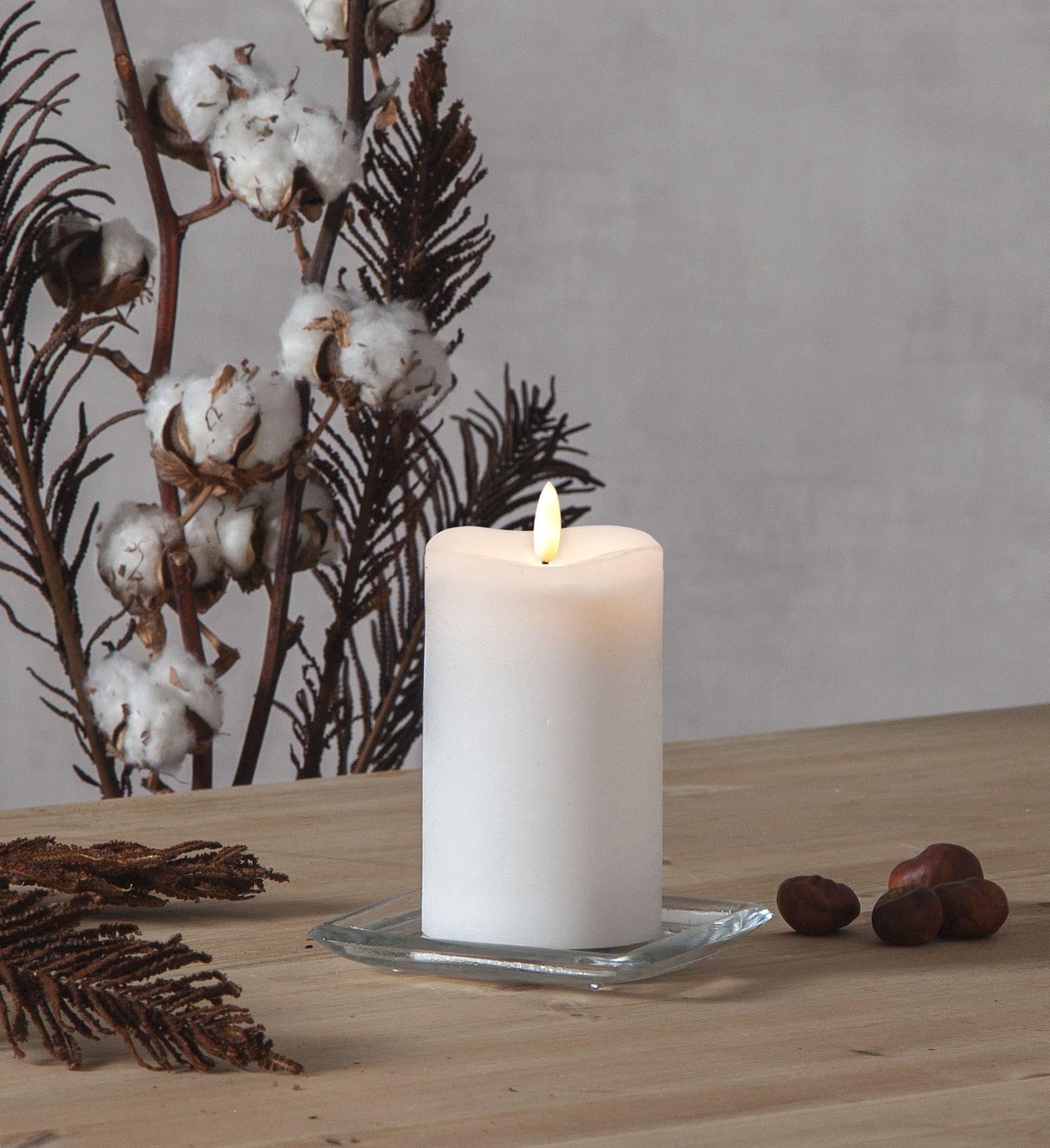 LED Pillar Kerze Flamme - Indoor, Weiss, 14cm Höhe, Timerfunktion