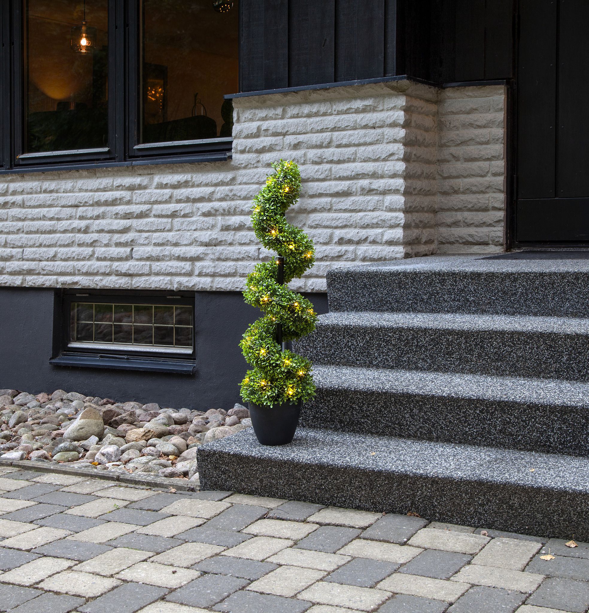 Dekorativer Baum Buxbom - grün, 30 LED's, 90 cm Höhe