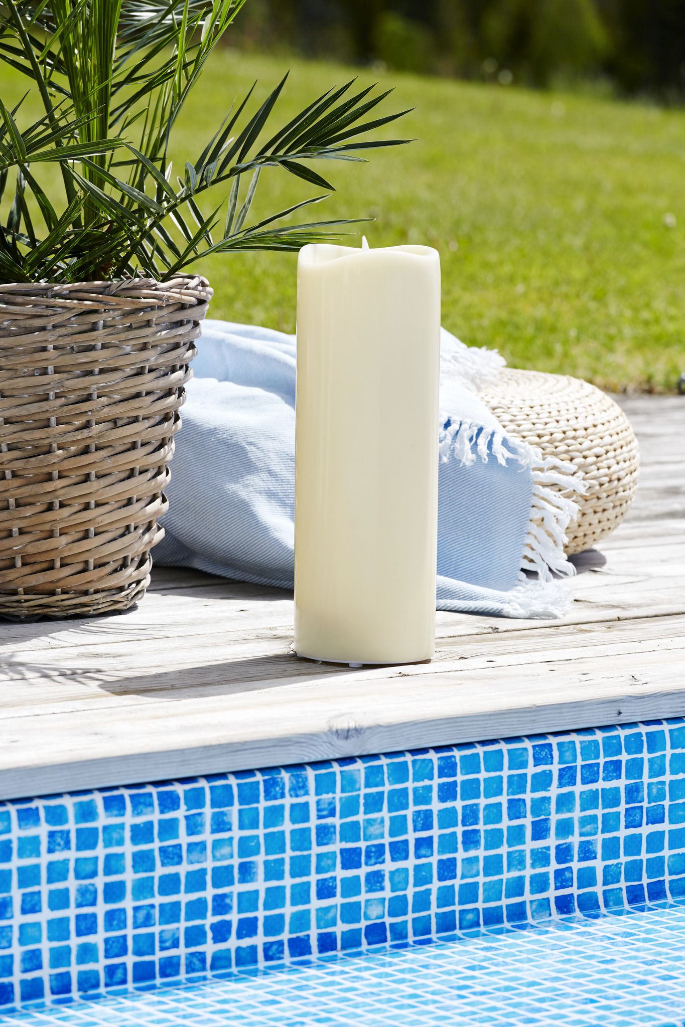 LED Pillar Kerze Grande - Outdoor, Beige, 38cm Höhe, Timerfunktion