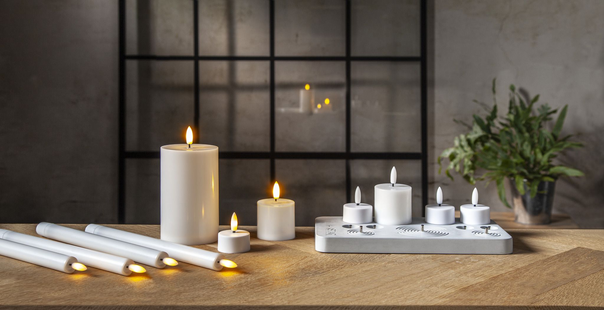 LED Pillar Kerze Flamme Charge - Indoor, Weiss