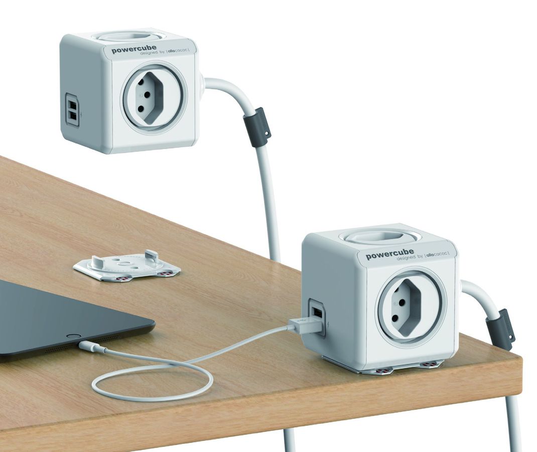 PowerCube Extended USB weiss - 4xT13, 2xUSB-A max. 2.1 A, 1.5m Zuleitung T12-Stecker, inkl. Halterung + Klebestreifen, Kinderschutz