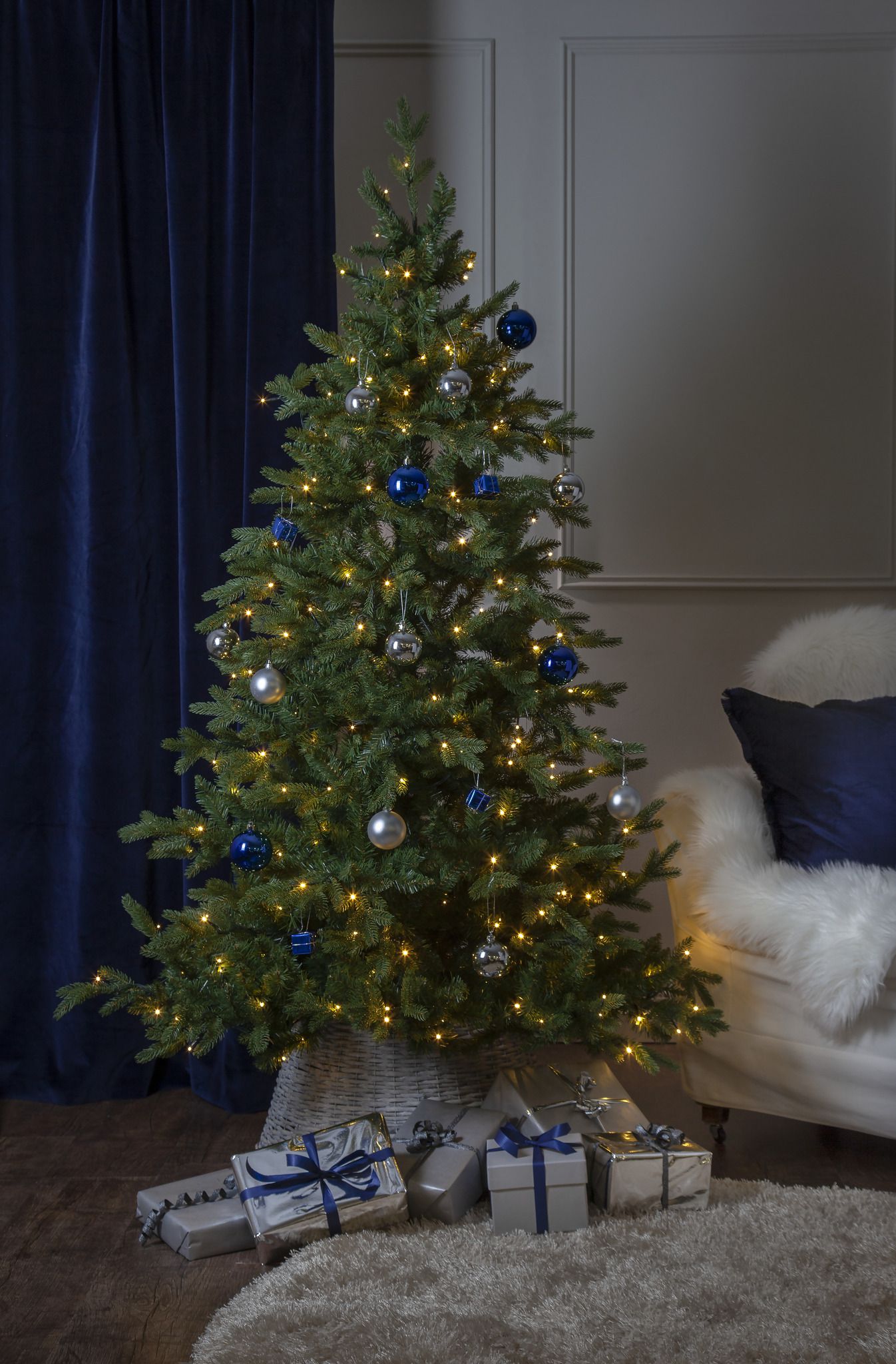 Weihnachtsbaum mit LED Larvik 270 - Outdoor, Grün, 270 LED