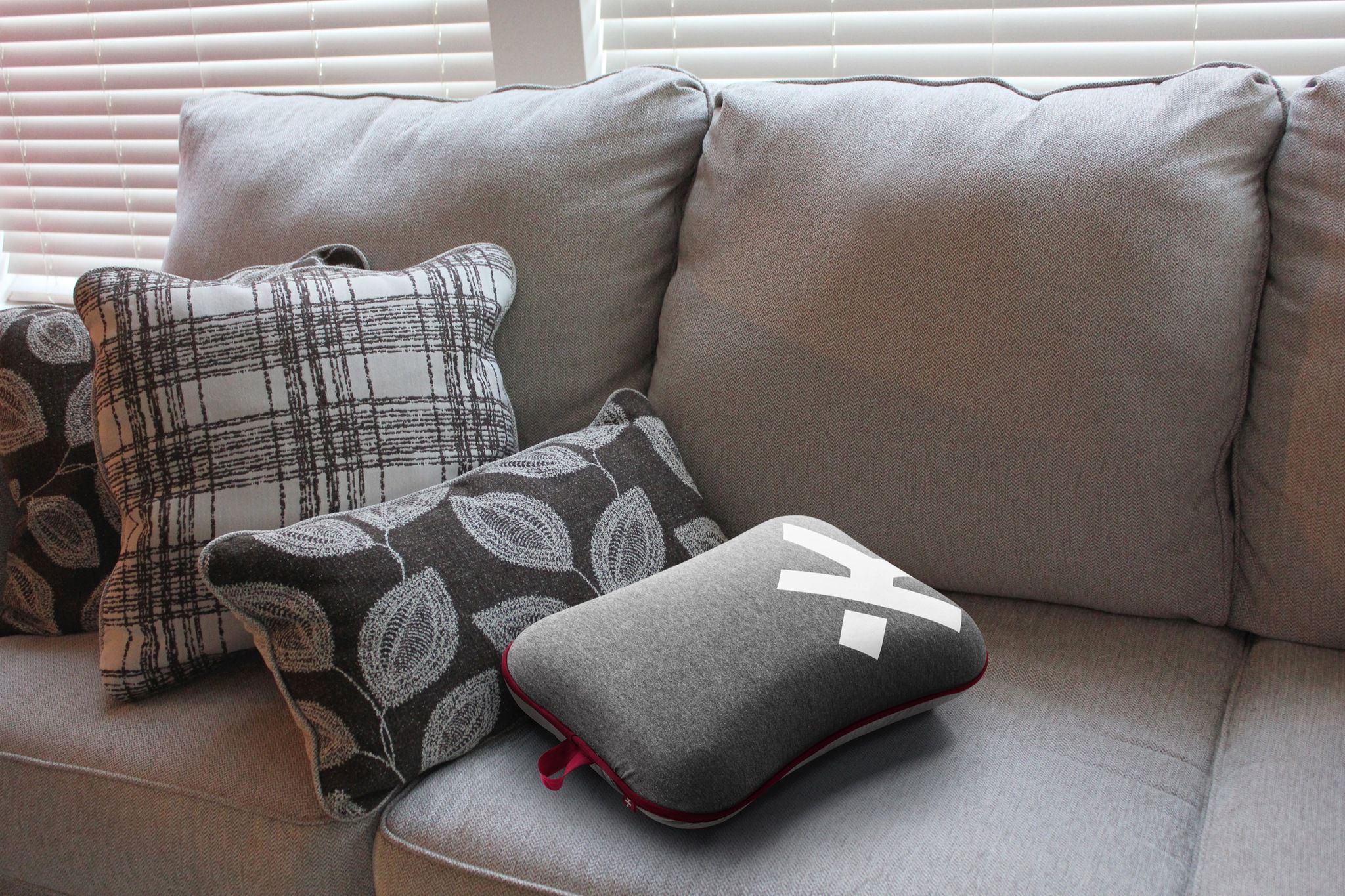 Mini Pillow Dark Grey  - White K - Mini Pillow Dark Grey  - White K