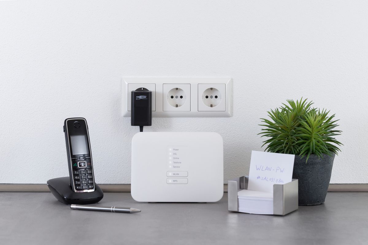 Alimentations électrique APS 1500 - Universal-Netzteil 3 - 12 V DC, inkl. 7 verschiedenen Steckertypen