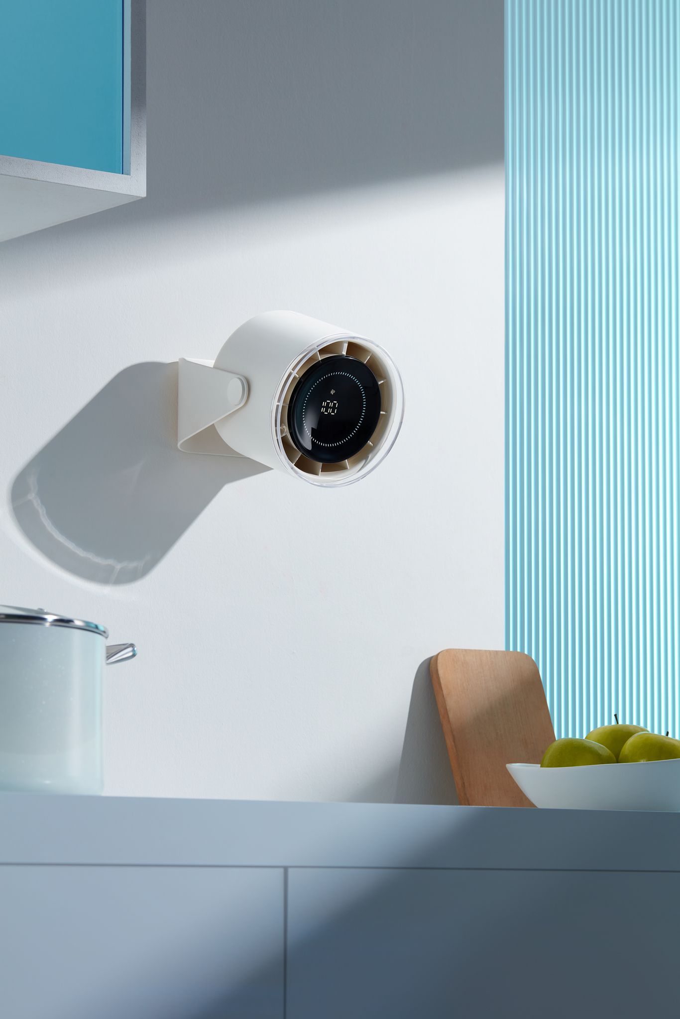 KALYPSO Tisch- und Wand-Ventilator AF02 weiss - 3600mAh, inkl. USB-C Kabel, wiederaufladbar