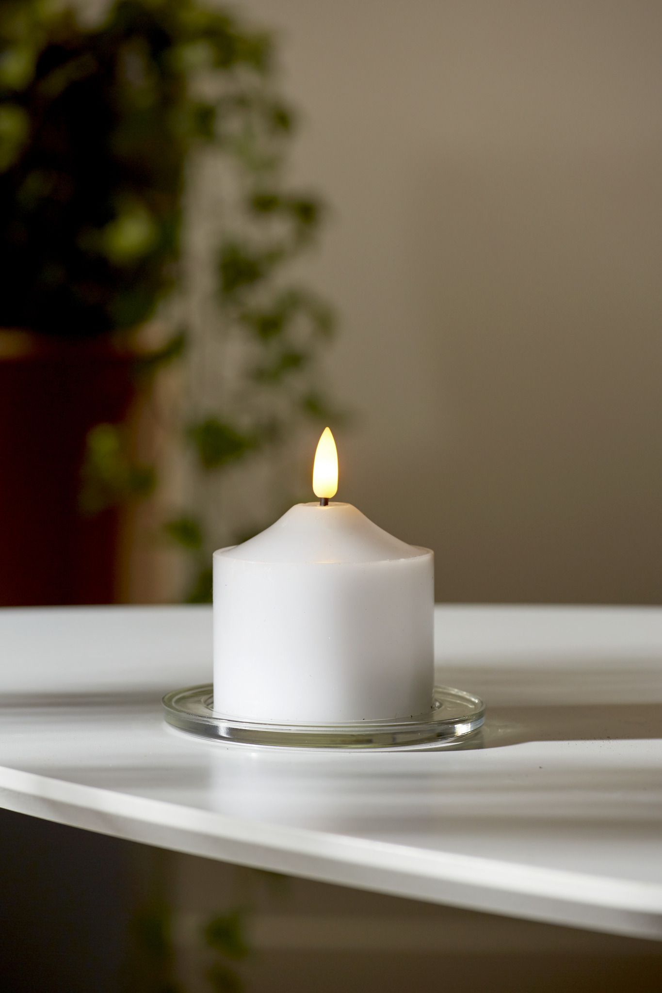LED Pillar Kerze Flamme - Indoor, Weiss, 9.5cm Höhe, Timerfunktion