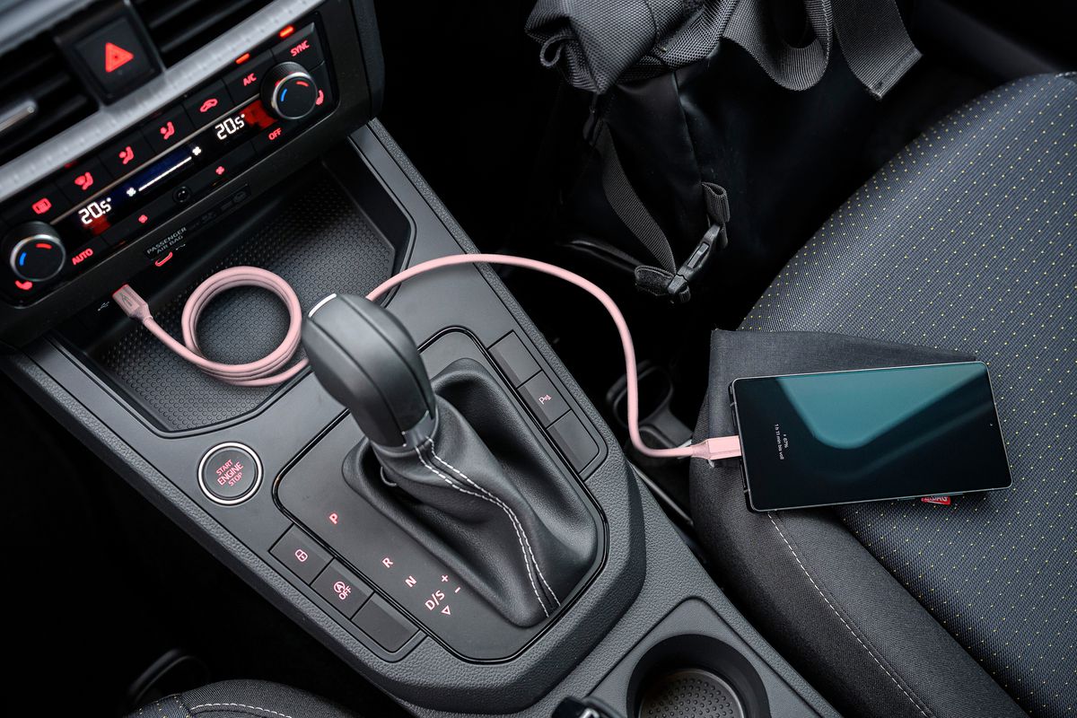 Magnetisches Silikonkabel USB-C auf USB-C, 120cm rose - Magnetisches Silikonkabel USB-C auf USB-C, 120cm rose