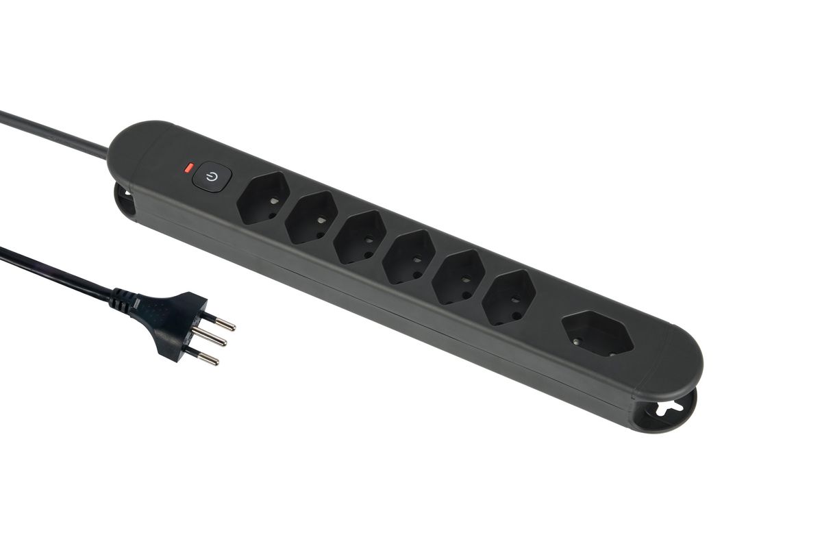 Steckdosenleiste Re:Life - 7x T13., 1.8m Kabel, schwarz