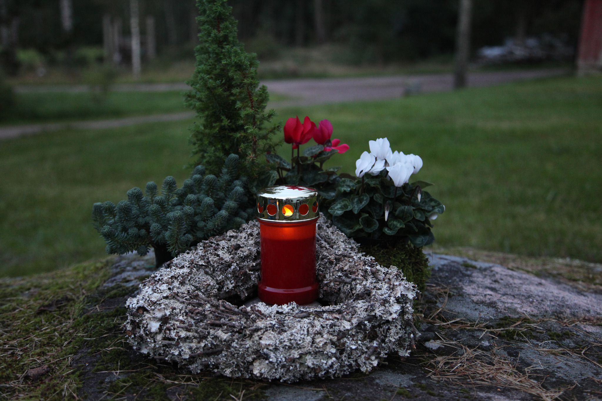 Grablicht-Display Serene, rot - Outdoor, Rot, 32cm Höhe, keine Timerfunktion, 12 Stück