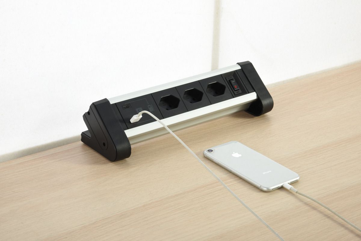 Aluminium Multipresa - 3xT13, 1x USB-C / 1x USB-A max. 3.4A / PD 20W, 3.0m Zuleitung, schwarz