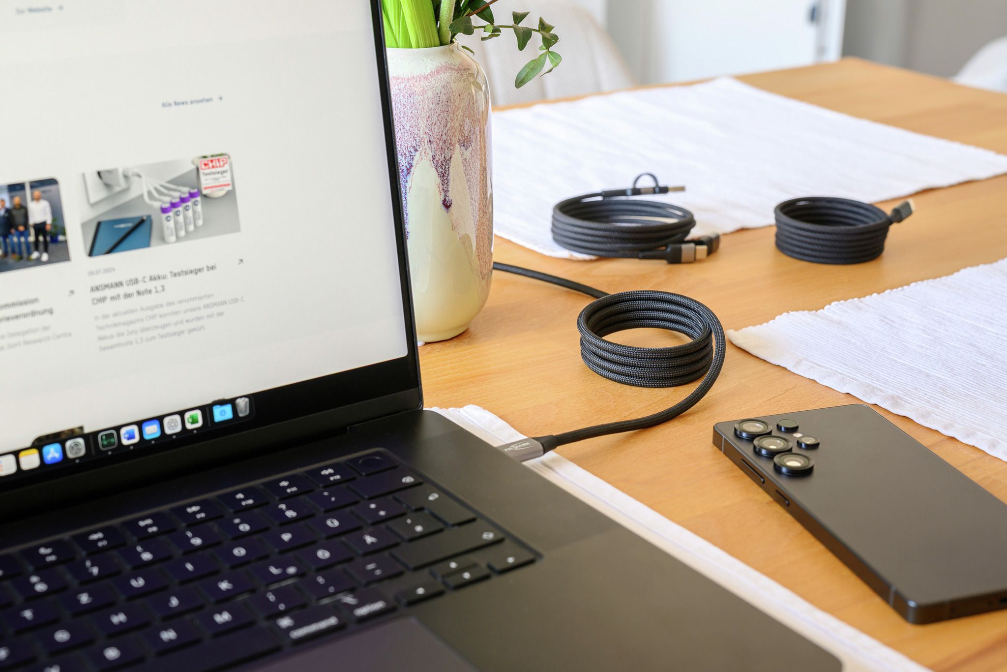 Magnetisches Kabel USB-A oder USB-C auf USB-C oder Lightning - 120 cm,  schwarz