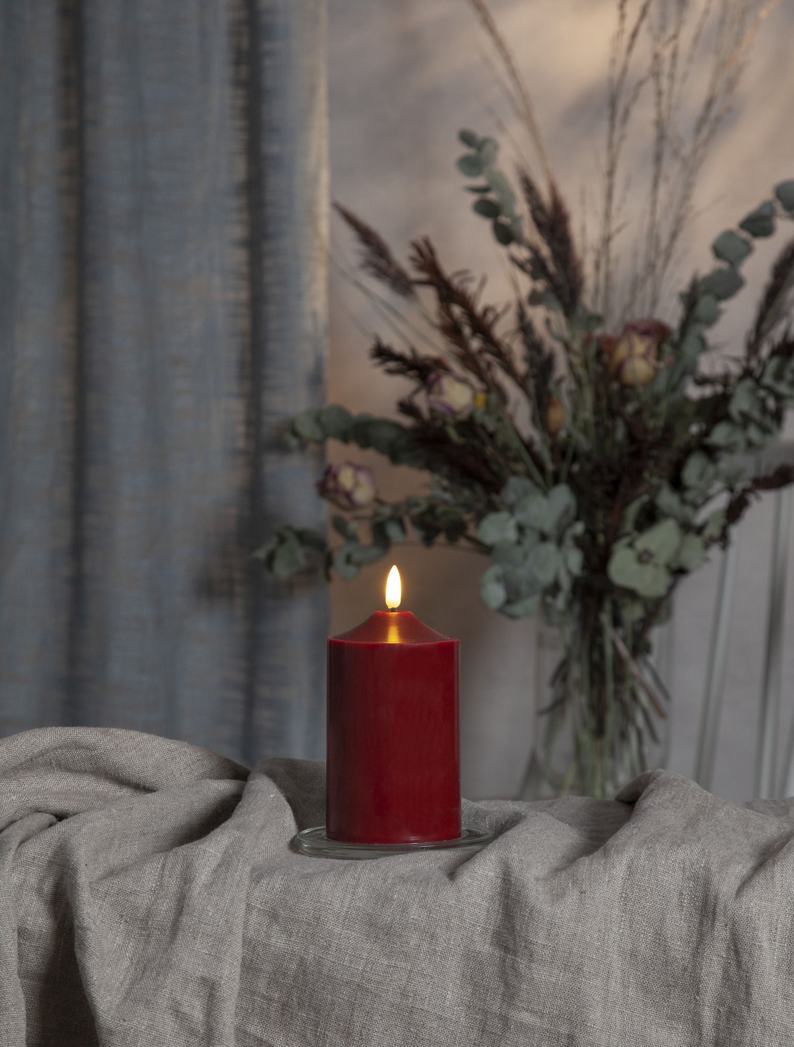 LED Pillar Kerze Flamme - Indoor, Rot, 15cm Höhe, Timerfunktion