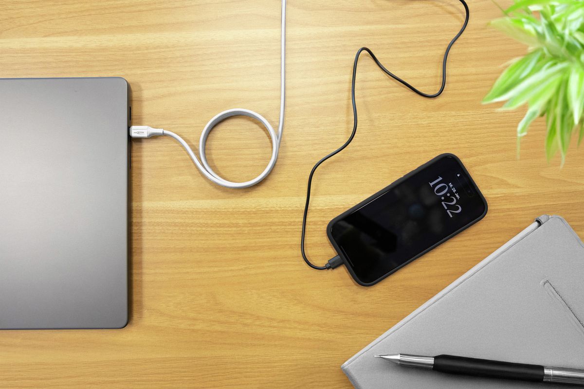 Magnetisches Silikonkabel USB-C auf USB-C, weiß, 120cm - Magnetisches Silikonkabel USB-C auf USB-C, weiß, 120cm