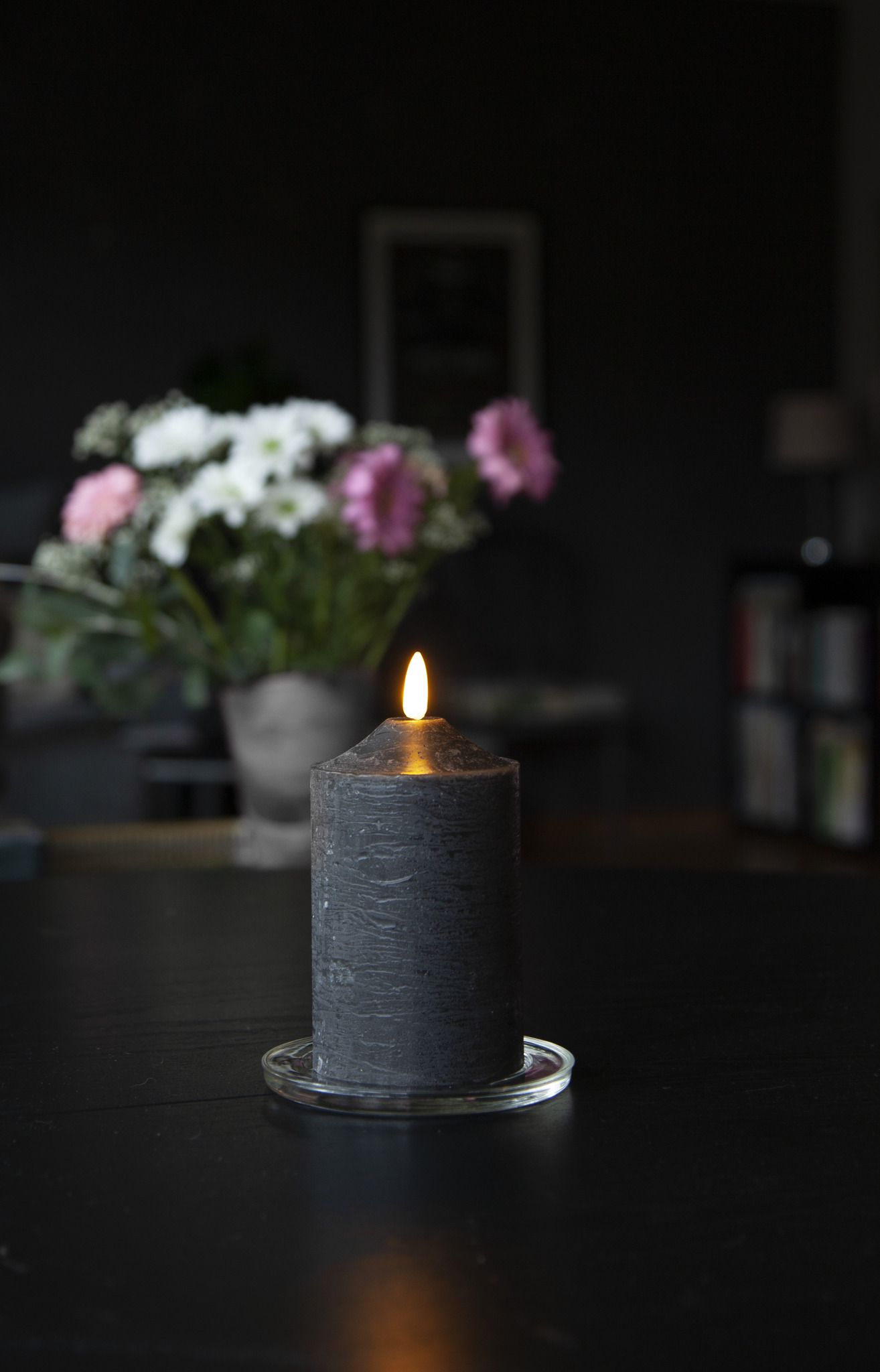 LED Pillar Kerze Flamme - Indoor, Schwarz, 15cm, Timerfunktion
