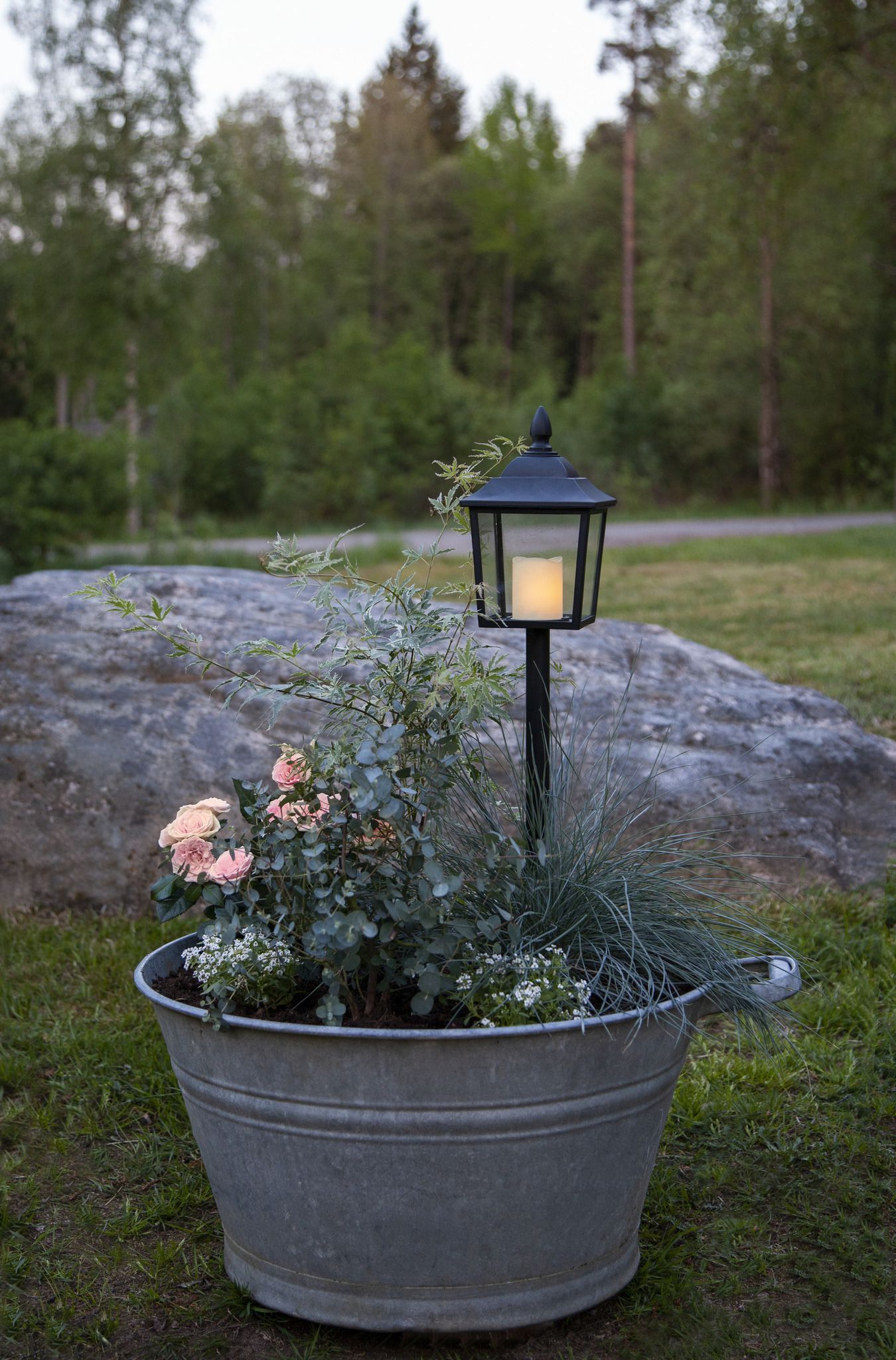 LED Grablicht Flame Laterne - Outdoor, Schwarz, 52cm Höhe, Timerfunktion
