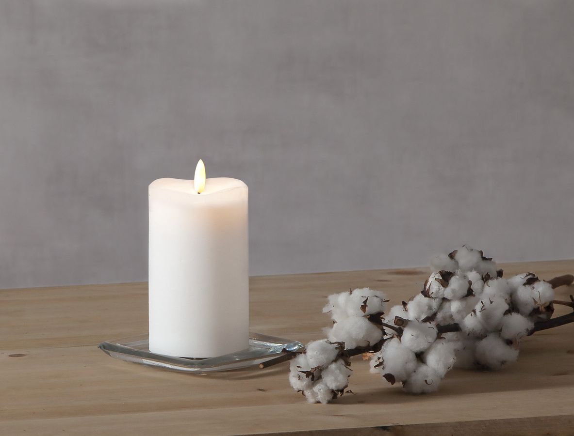 LED Pillar Kerze Flamme - Indoor, Weiss, 14cm Höhe, Timerfunktion