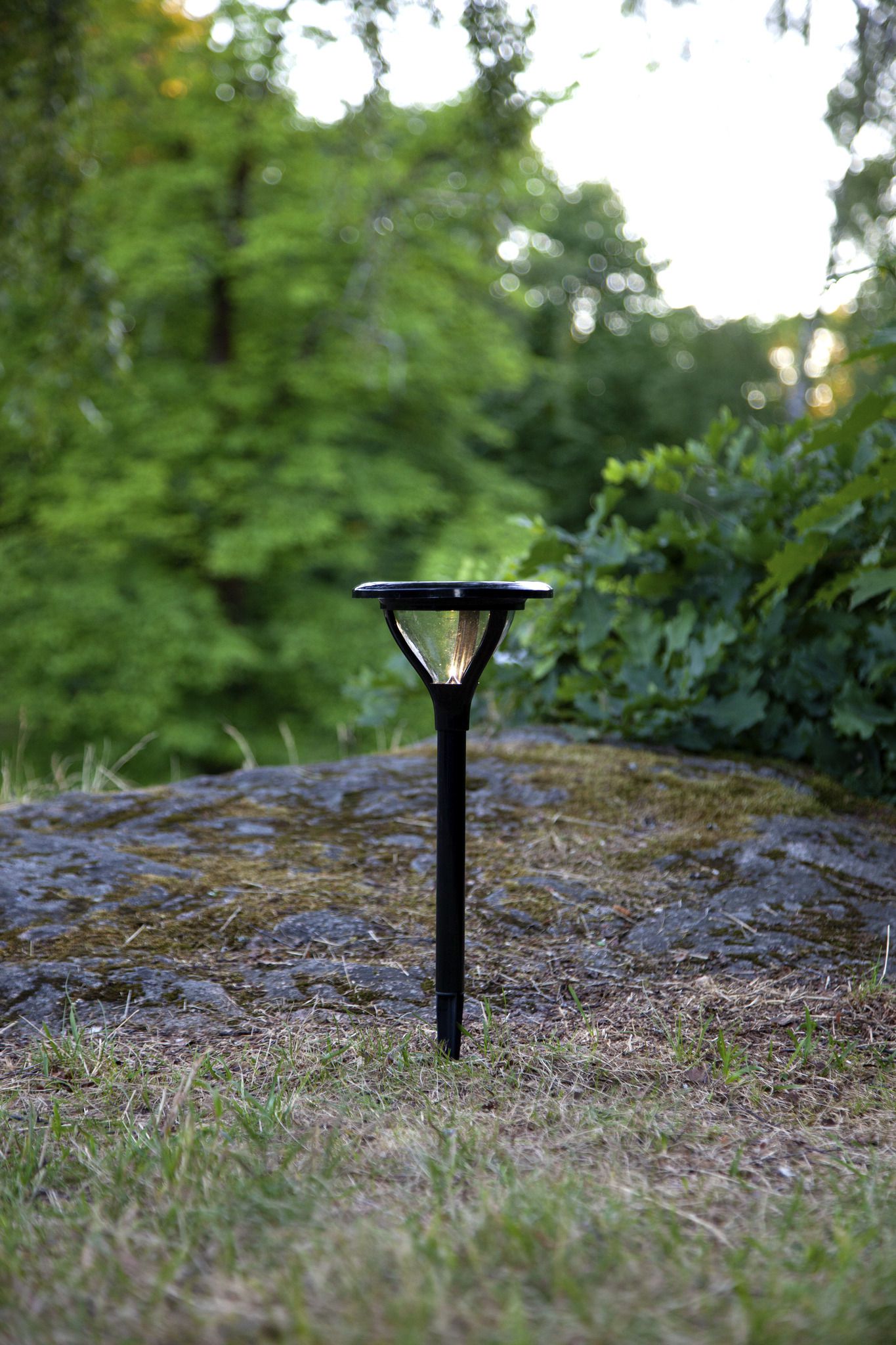 Solar Poller-Leuchte Mervia - Schwarz, Lichtfarbe Warmweiss