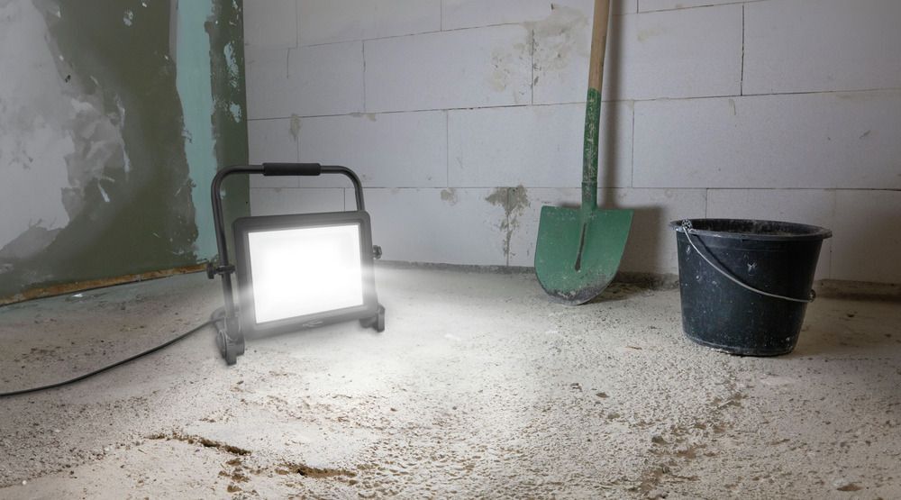 Arbeitsstrahler FL50W-AC kabelgebunden 50 W - LED Baustrahler 50 W & 5400 Lumen, Netzstecker, IP65, 5000K