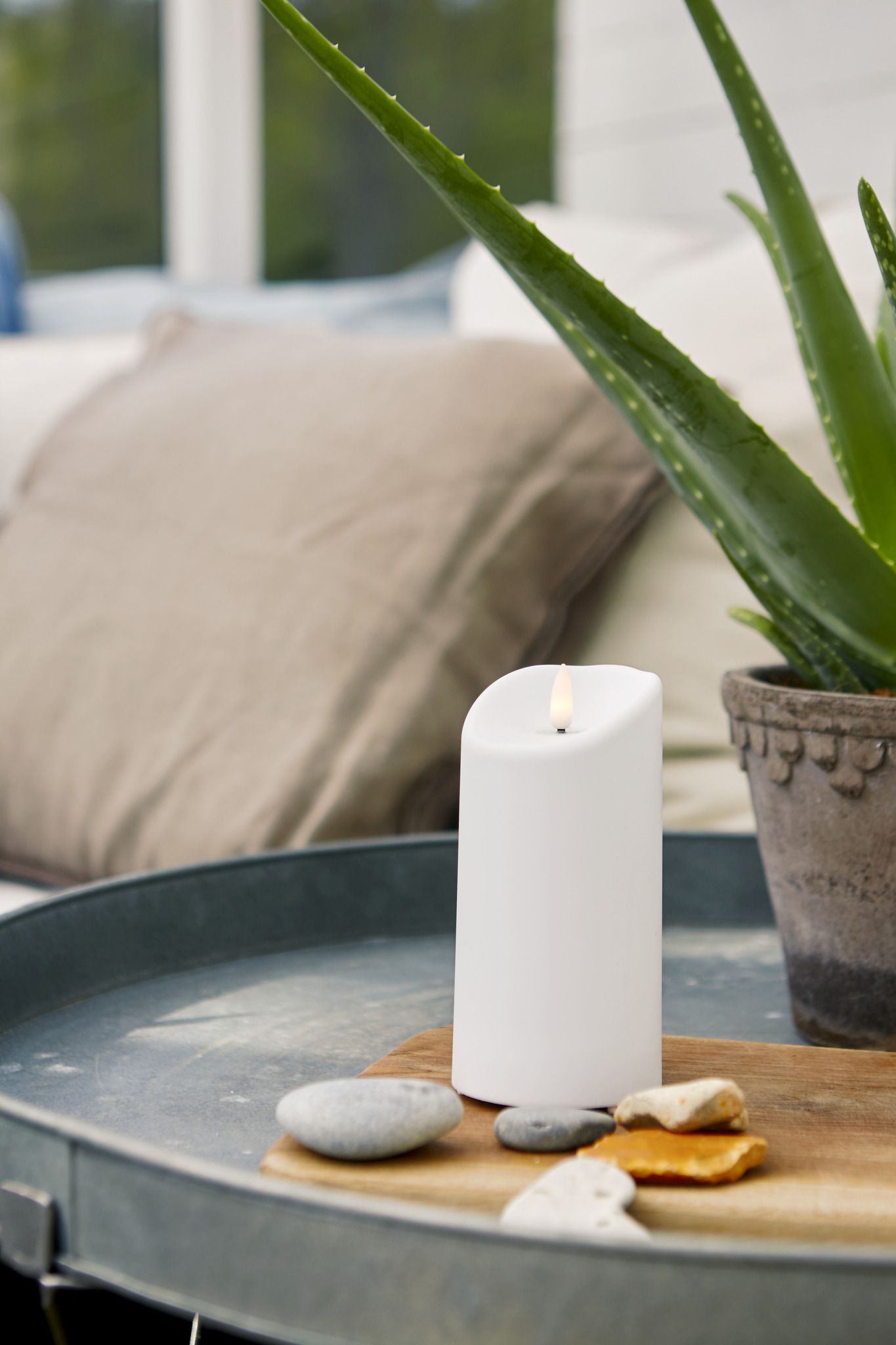 LED Pillar Kerze Flamme - Outdoor, Weiss, 15cm Höhe, Timerfunktion