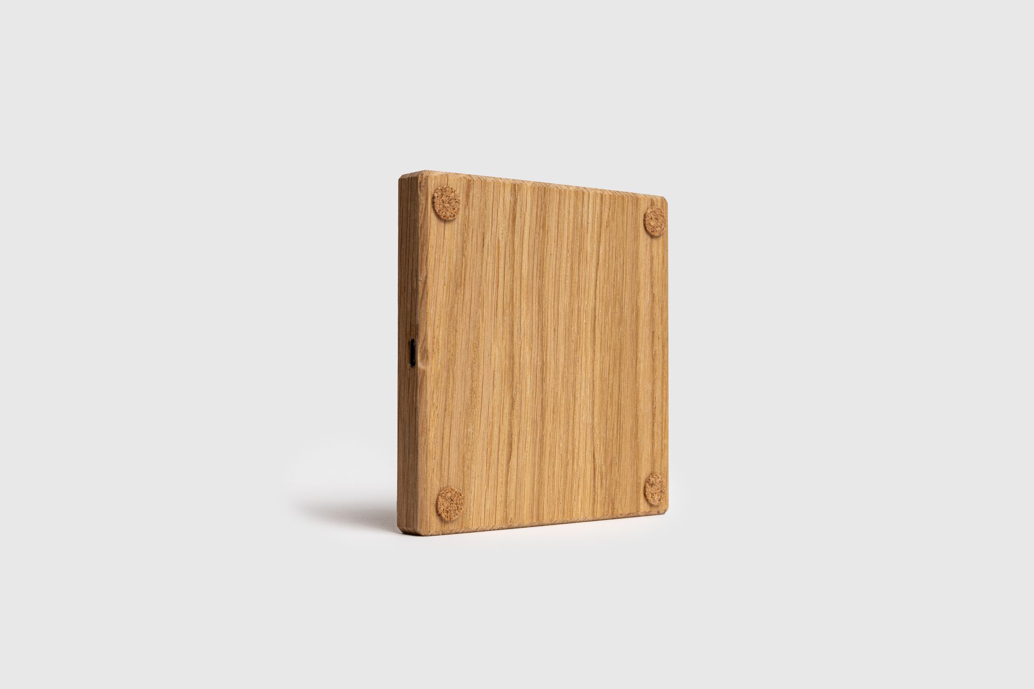 Treed Charger Eichenholz - 15 W Qi Ladepad, USB Kabel