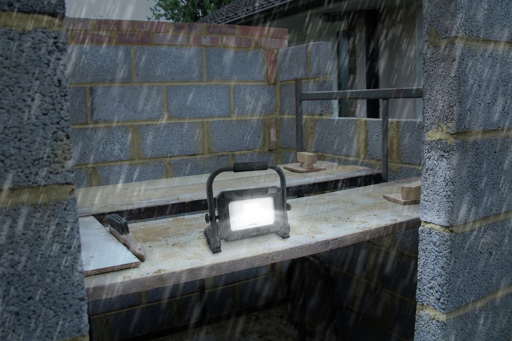 Arbeitsstrahler FL30W-R wiederaufladbar 30 W - Akku LED Baustrahler 30W, 3000 Lumen