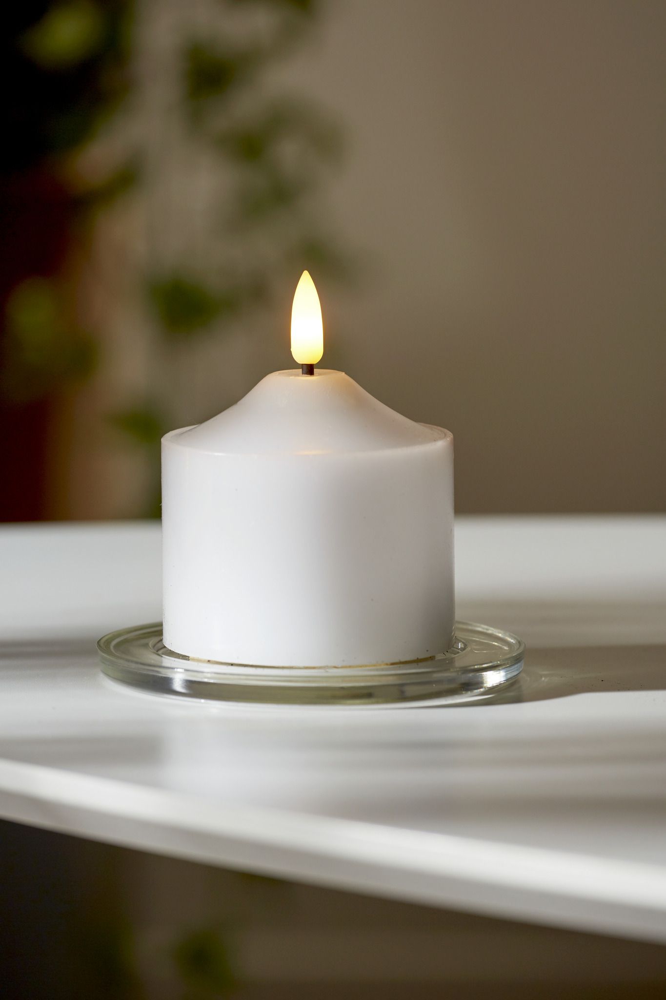 LED Pillar Kerze Flamme - Indoor, Weiss, 9.5cm Höhe, Timerfunktion