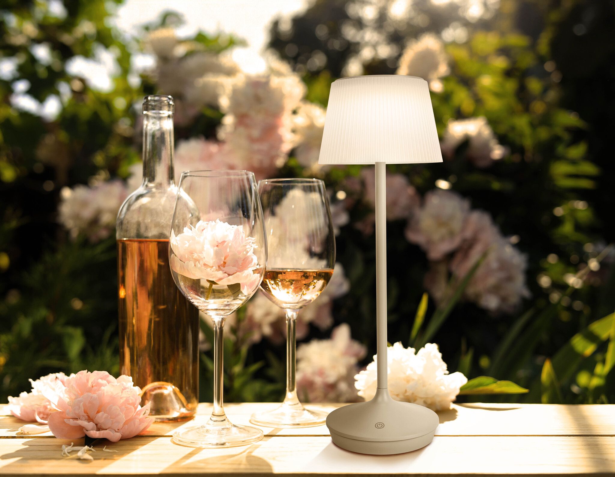 Solar- Akkutischleuchte EMMI almond inkl. CCT  Touch H: 38 cm - LED-Modul, 3W, IP44