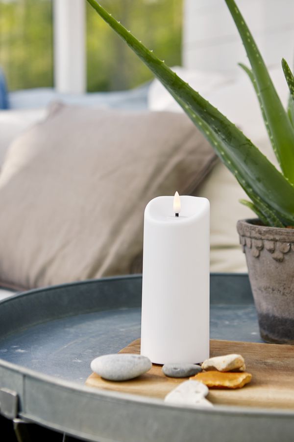 LED Pillar Kerze Flamme - Outdoor, Weiss, 18cm Höhe, Timerfunktion