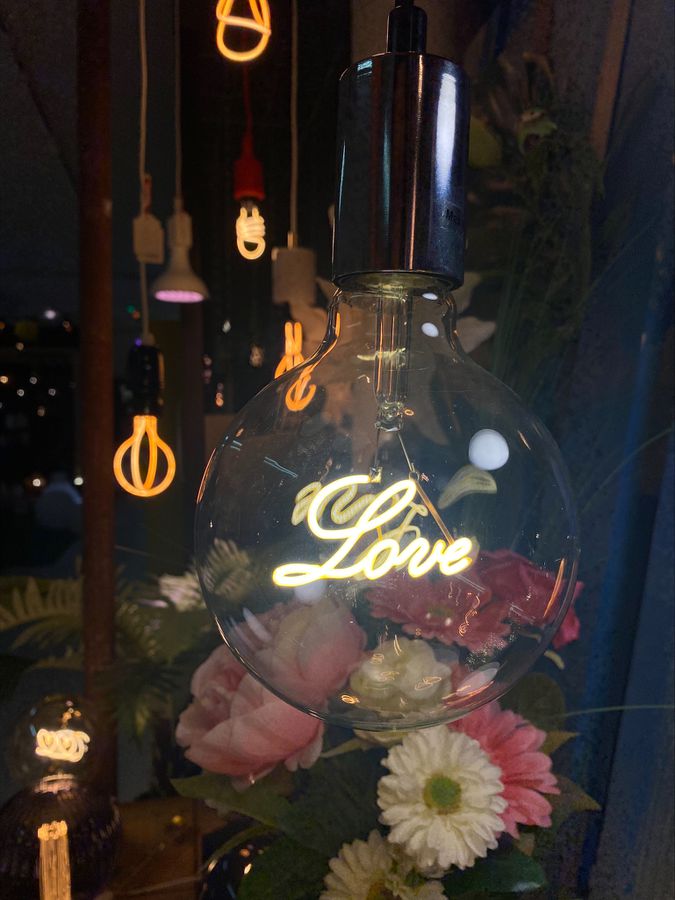 LED Leuchtmittel Love hängend - E27, 300Lm, 2200K, 4W, 230V
